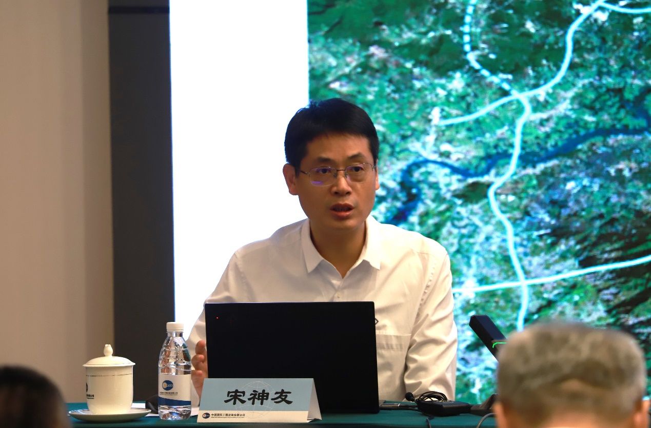 廣東省公路建設(shè)有限公司副總經(jīng)理，原深中通道管理中心主任、總工程師宋神友作專題講座